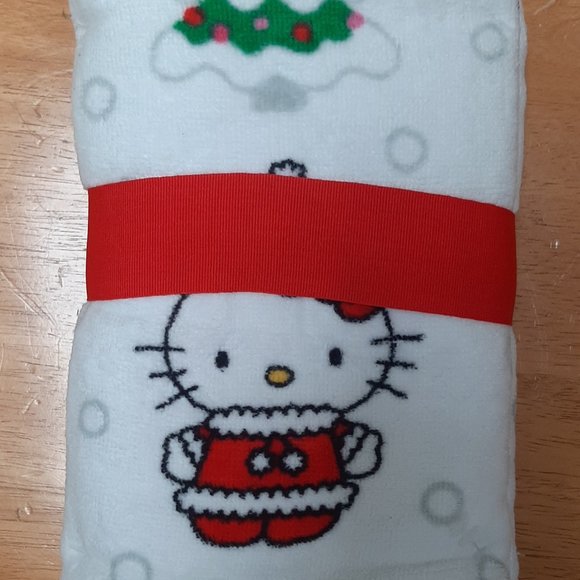 Hello Kitty Christmas Hand Towels, Set of 2 - Picture 3 of 3